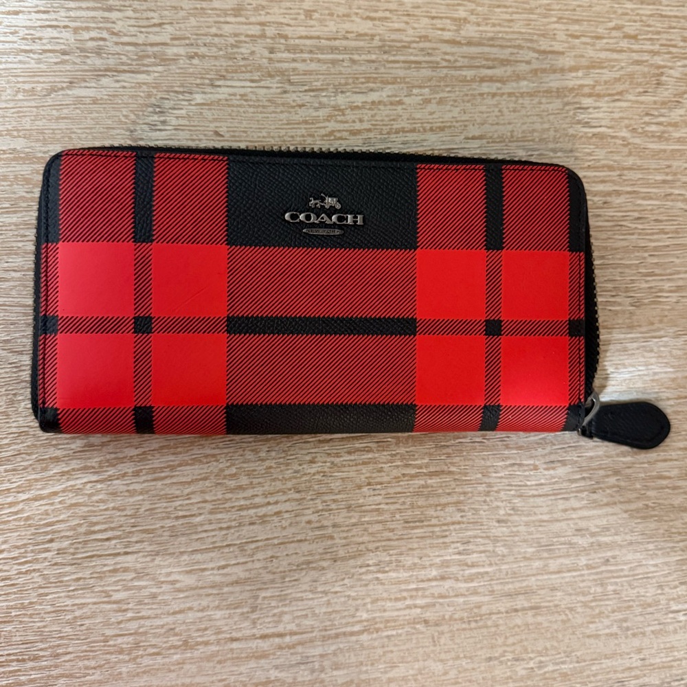 Brand new Coach wallet - Picture 3 of 13